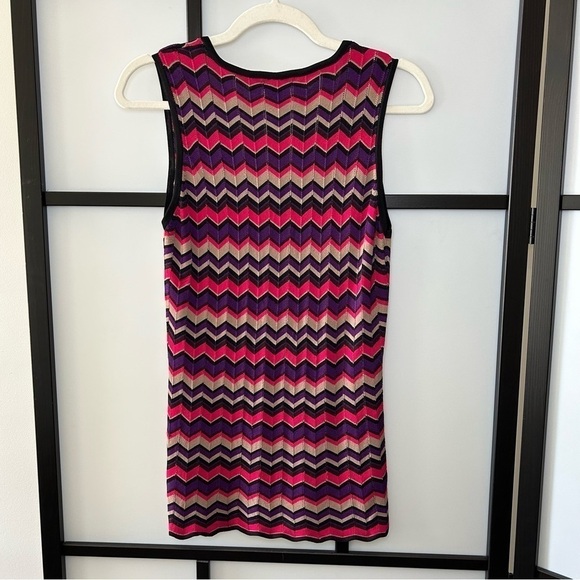 [M] NWOT Le Chateau 95% Viscose Pink, Purple & Black Chevron Pattern Tank Top - Picture 7 of 11